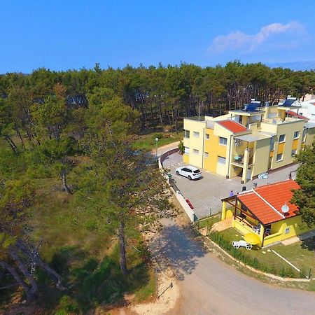 House On The Beach Tin Privlaka  Bagian luar foto