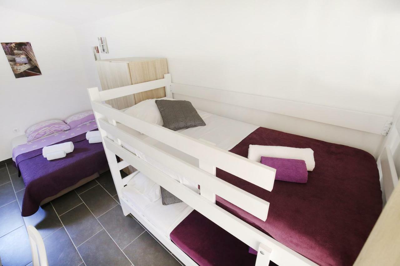 House On The Beach Tin Privlaka  Bagian luar foto