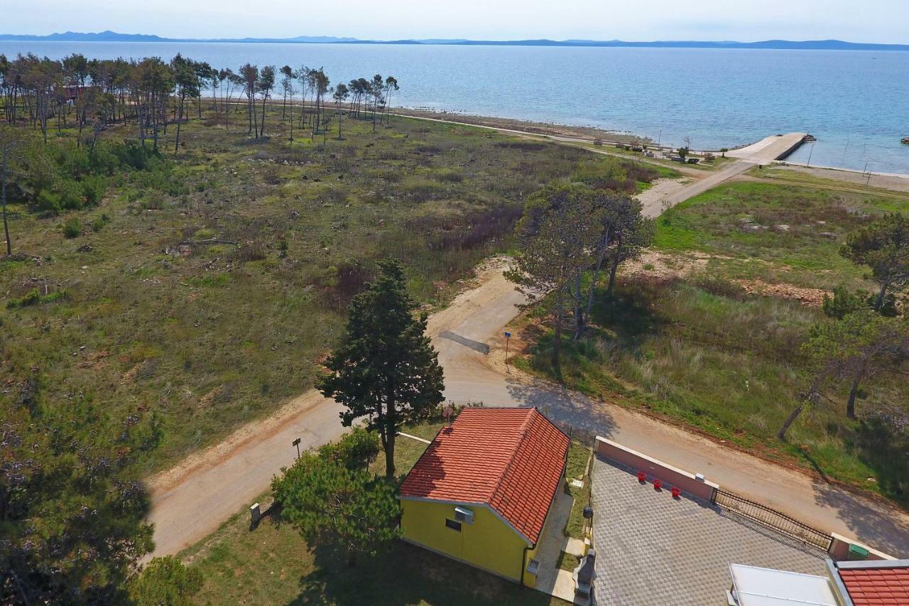 House On The Beach Tin Privlaka  Bagian luar foto