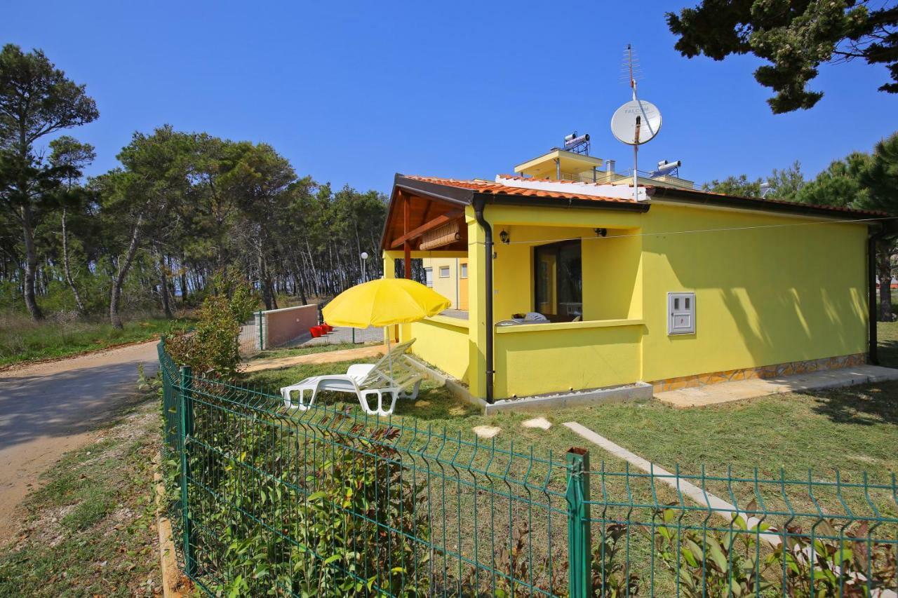 House On The Beach Tin Privlaka  Bagian luar foto