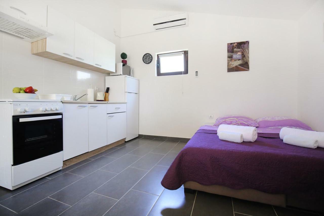 House On The Beach Tin Privlaka  Bagian luar foto